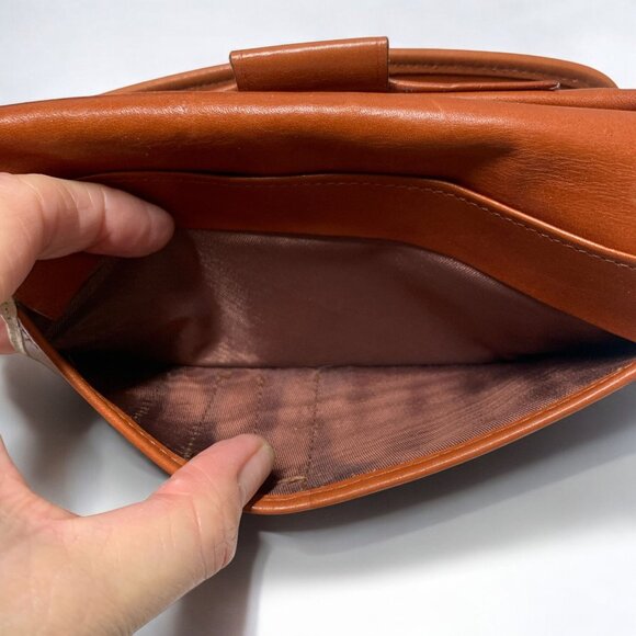 Vintage Dooney & Bourke All Weather Leather Kisslock Wallet Bone/British Tan - Picture 10 of 13